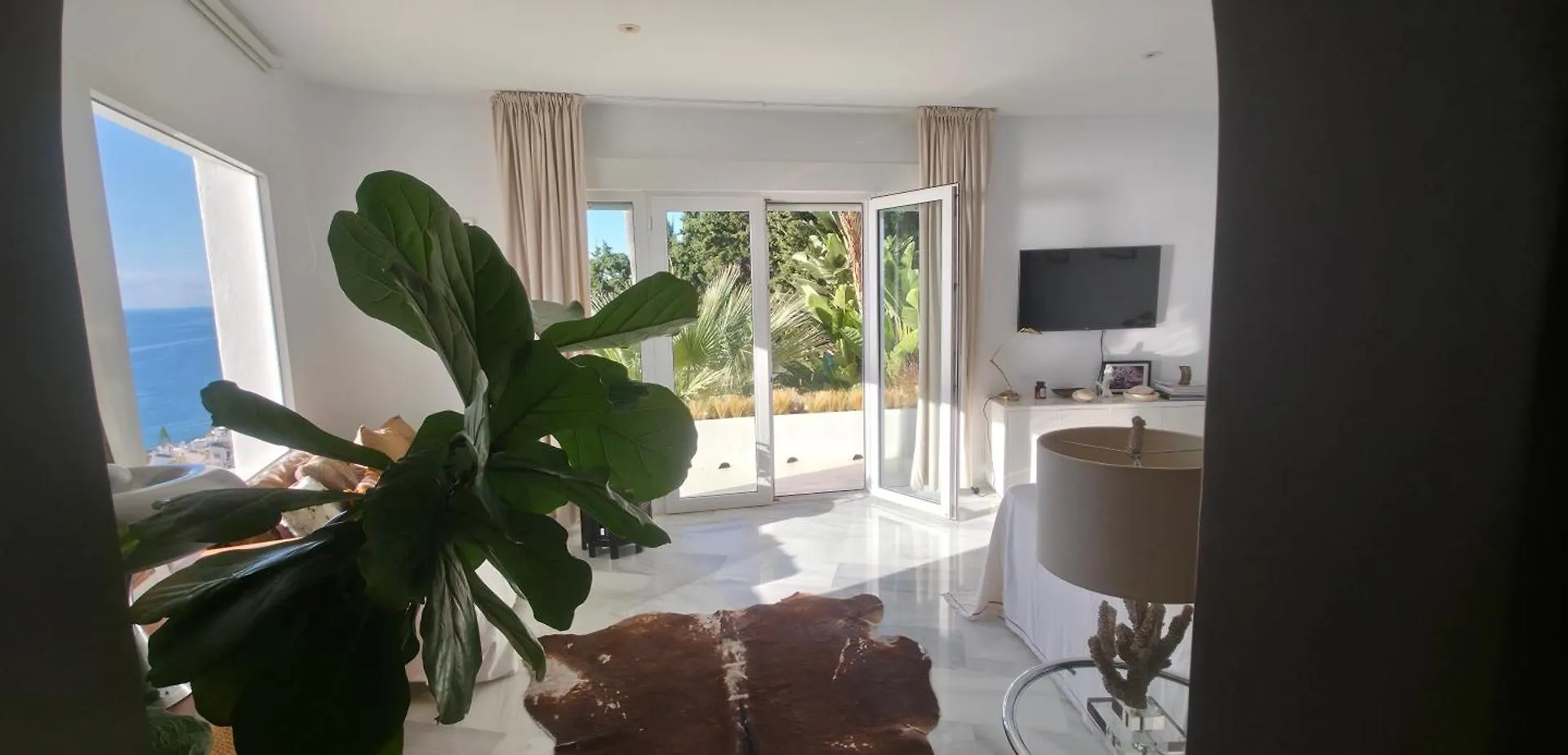 Villa R7- Luxury With Ocean Views 베날마데나코스타