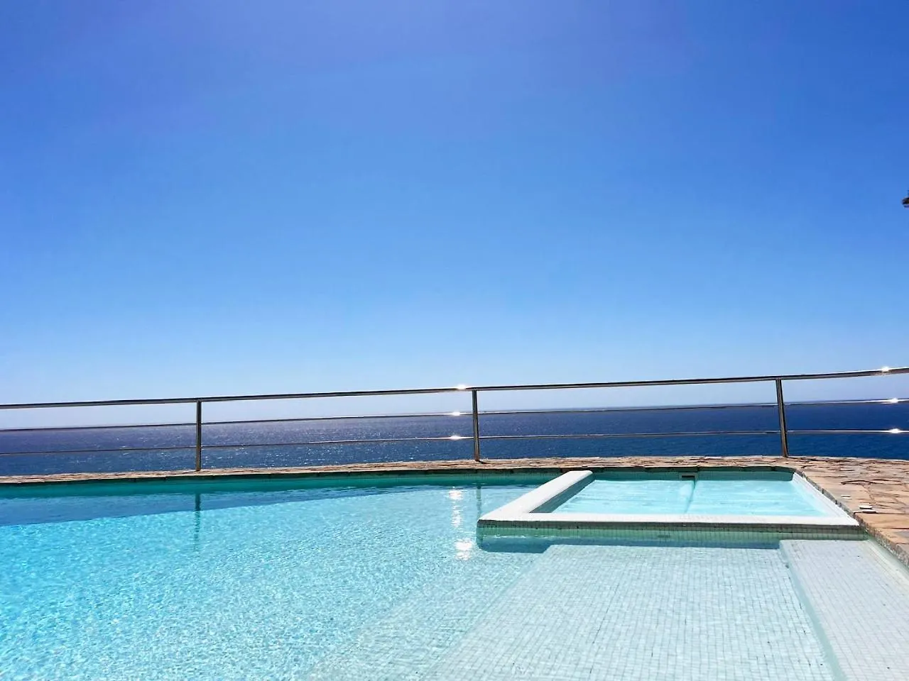 Villa R7- Luxury With Ocean Views 베날마데나코스타