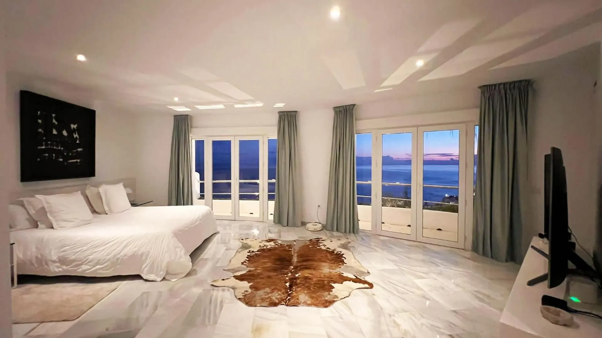 Villa R7- Luxury With Ocean Views 베날마데나코스타 스페인
