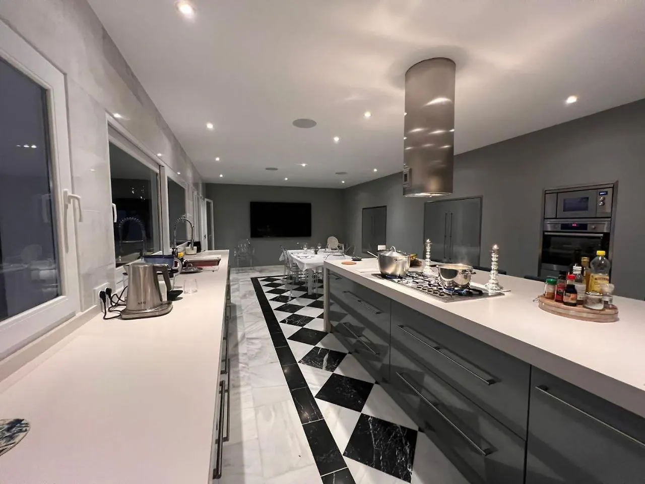 Villa R7- Luxury With Ocean Views 베날마데나코스타